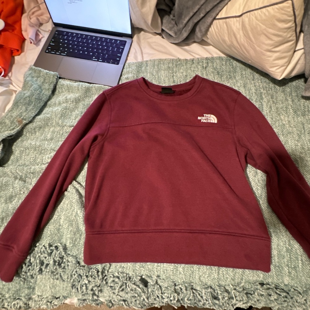 dark red cropped north face crew neck